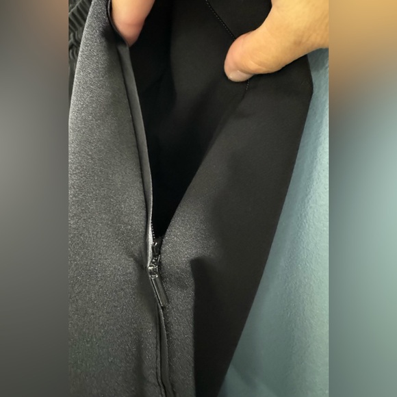 NWOT Athleta Endeavor Joggers - Size 4 - Picture 4 of 9